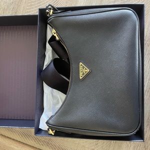 Authentic Prada re-edition 2005 saffiano leather